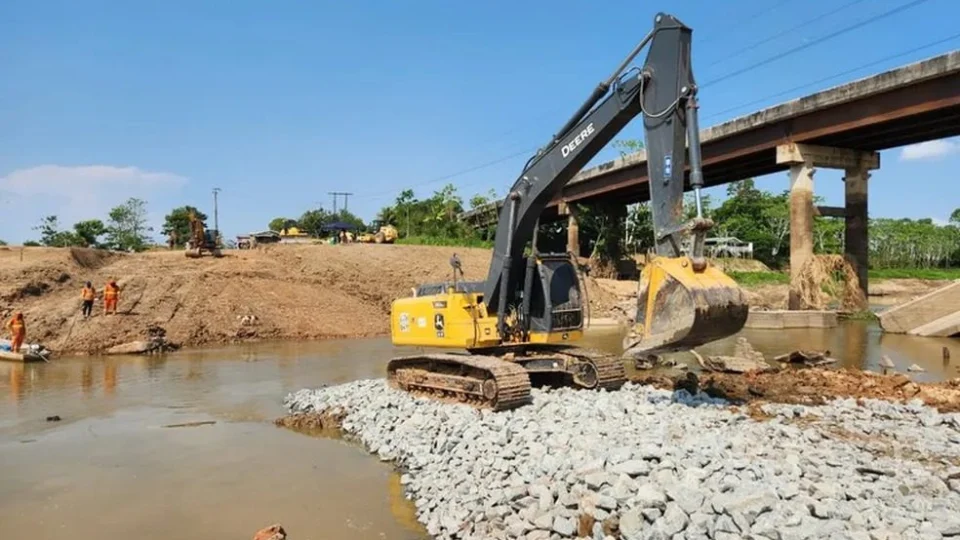 BR-319: trechos onde pontes caíram devem ser liberados até fim desta semana
