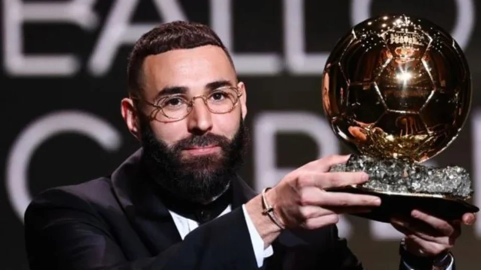 Karim Benzema é eleito melhor jogador do mundo; Vinicius Júnior fica em 8ª lugar