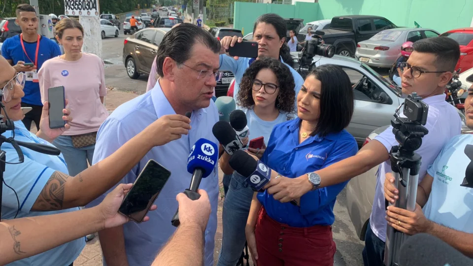 Eleições 2022: Eduardo Braga (MDB) é o primeiro candidato a votar em Manaus