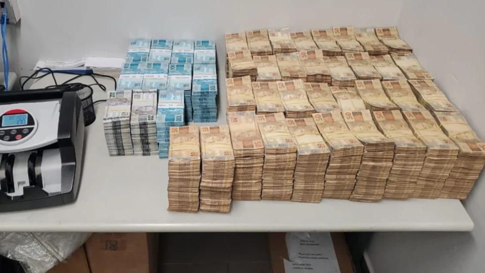 Caixa 2: homens são presos em flagrante com R$ 3 milhões de reais em Manaus
