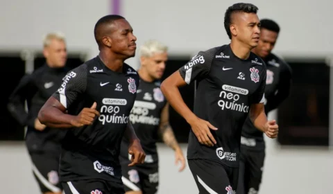 Corinthians deve dispensar quatro jogadores este ano para enxugar folha salarial