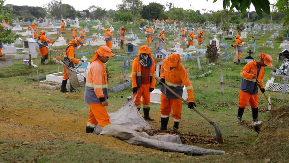 Cemitérios de Manaus são revitalizados para visitação no Dia dos Finados