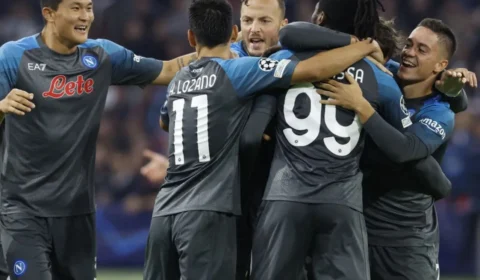 Napoli mete 6 a 1 no Ajax em plena Amsterdã nesta terça pela Champions League