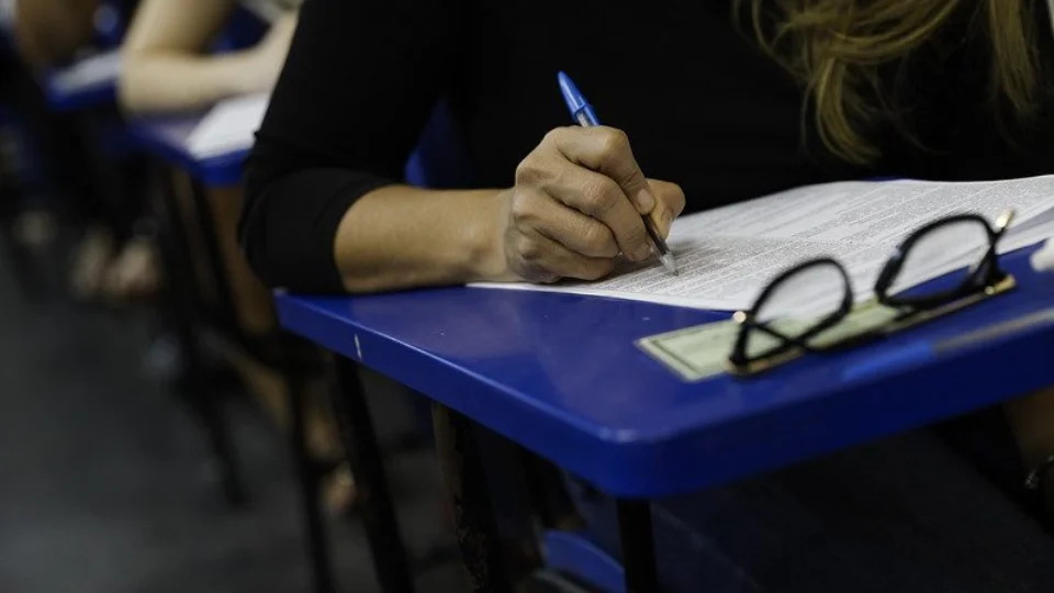 Concursos públicos: relatório do PLOA prevê 55 mil vagas para 2023 no Brasil