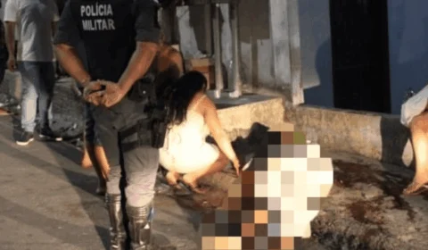 Vídeo: homem é morto com vários golpes de faca dentro de casa em Manaus