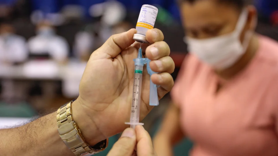 Manaus tem 75 pontos de vacinação contra Covid-19 nesta quarta
