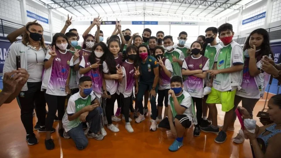 Aula inaugural do Projeto Gol do Brasil da CBF é realizada no Lago Azul na Zona Norte de Manaus
