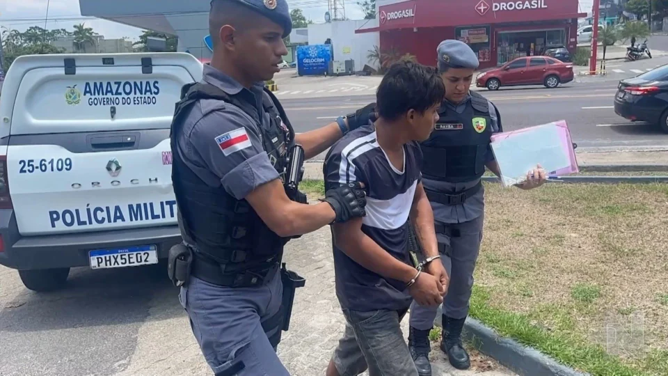 VÍDEO: homem tenta matar a esposa, filho e enteados na Zona Norte de Manaus