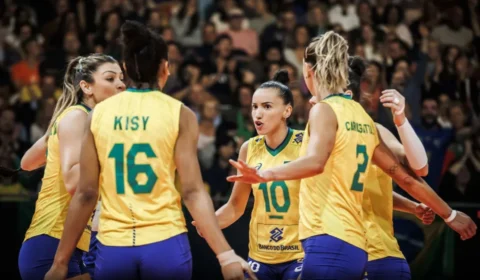 Brasil vira sobre Japão e vai à semi do Mundial de Vôlei em Apeldoorn, na Holanda