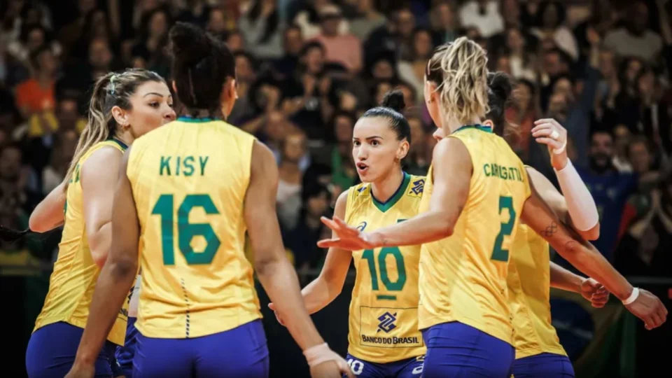 Brasil vira sobre Japão e vai à semi do Mundial de Vôlei em Apeldoorn, na Holanda