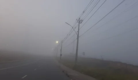 Neblina encobre Manaus na manhã desta terça-feira