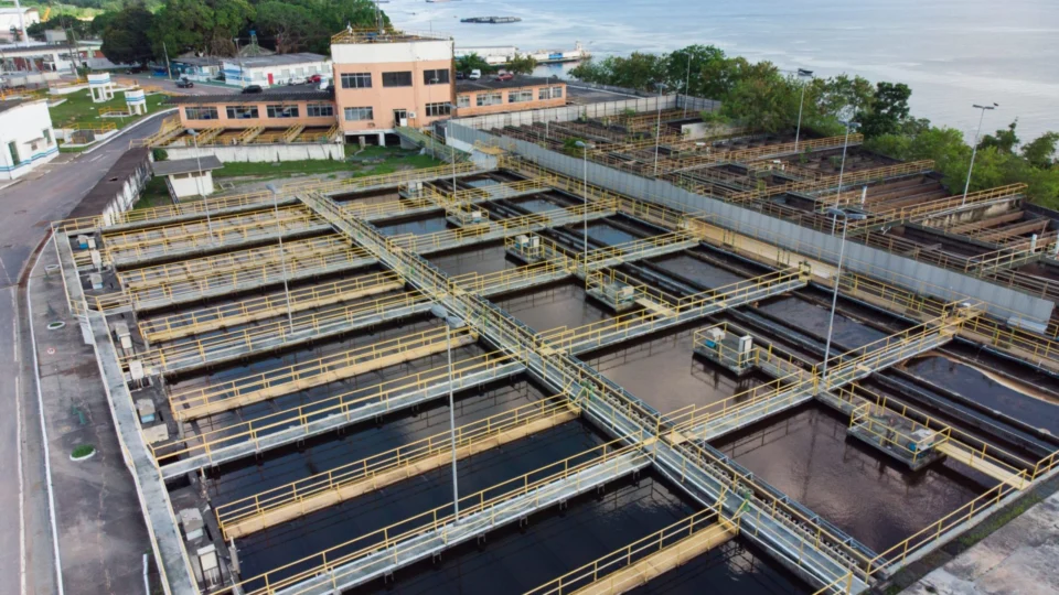 A oito anos da meta 80%, esgotamento sanitário cresce e atende 26% de Manaus