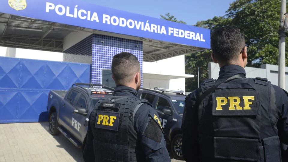 Decreto aprova nomeação de até 625 policiais rodoviários federais