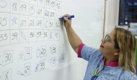 AM divulga 2 editais de mestrado para professores da rede pública