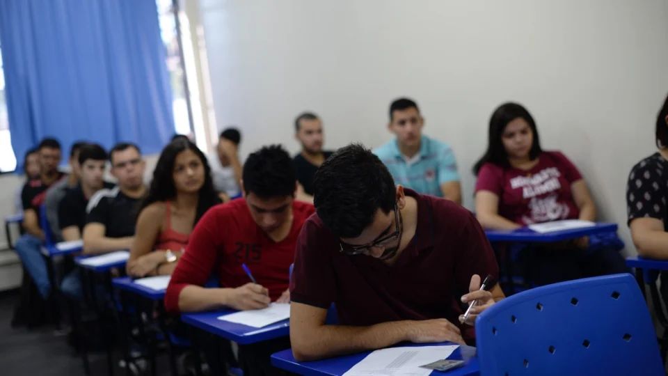 Região Norte tem 9 concursos abertos; certames no AM oferecem 1.336 vagas