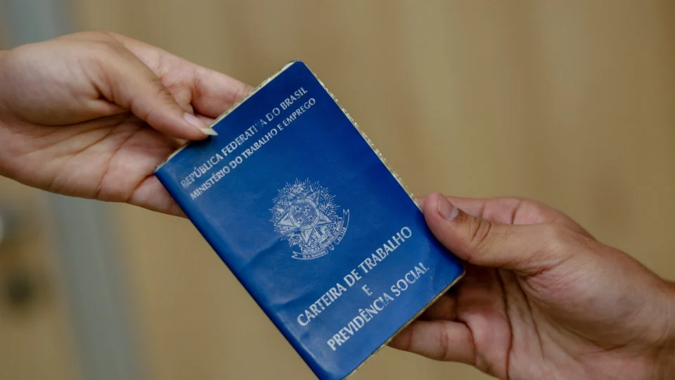 Sine Manaus oferta 250 vagas de emprego nesta quarta-feira, 23; veja lista