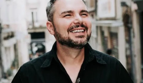 Stracho Temelkovski faz show gratuito no Teatro AM em Manaus, no domingo, 31