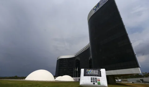 Eleições 2022: candidatos no 2° turno podem retomar campanha nesta segunda