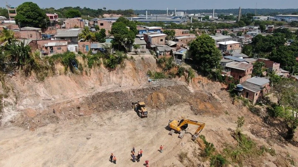 Lixeira viciada é desativada na Zona Leste de Manaus