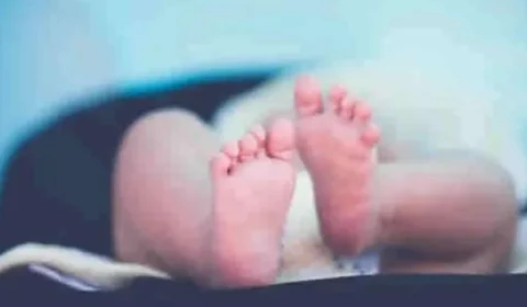 Mulher é presa por suposto abandono que levou a morte filho 3 meses, no AM