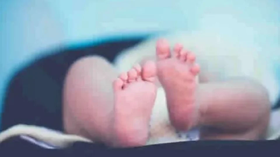 Mulher é presa por suposto abandono que levou a morte filho 3 meses, no AM