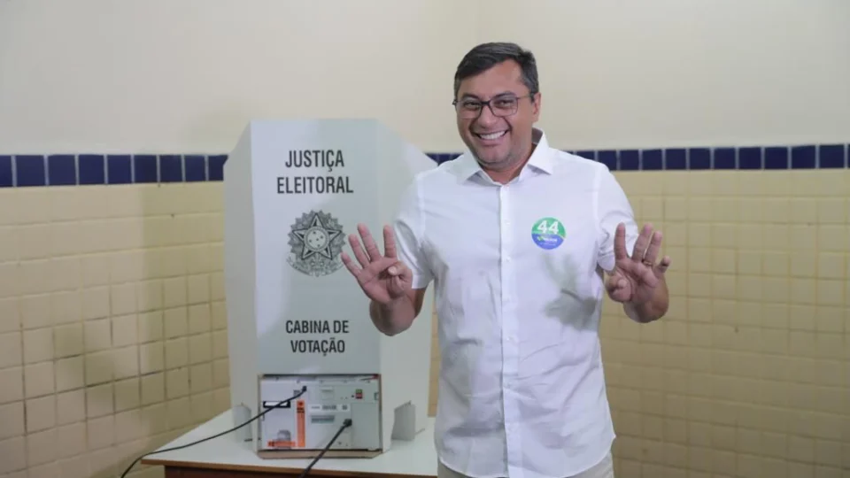 Eleições 2022: Wilson Lima vota em Manaus e diz confiar na decisão do povo