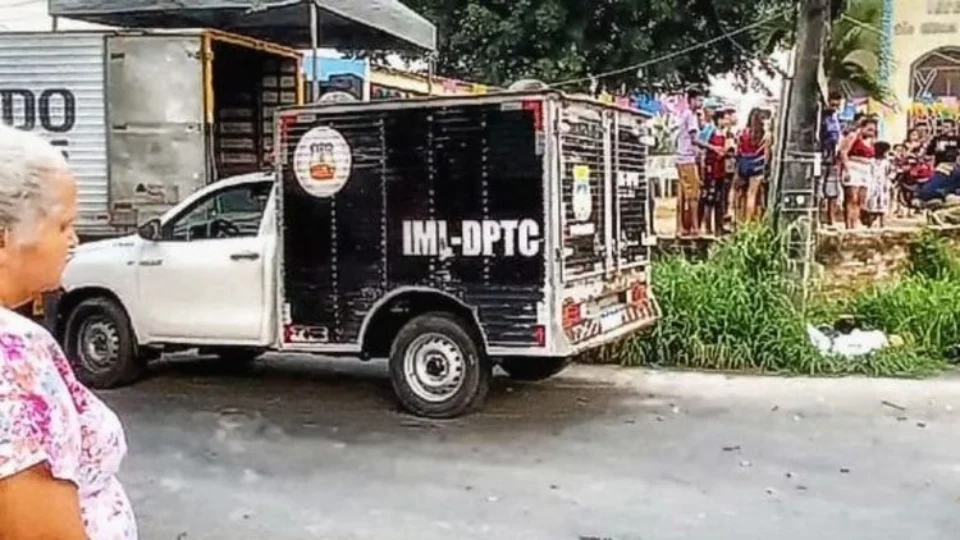 Motociclista morre em grave acidente entre carro e moto na Zona Norte de Manaus