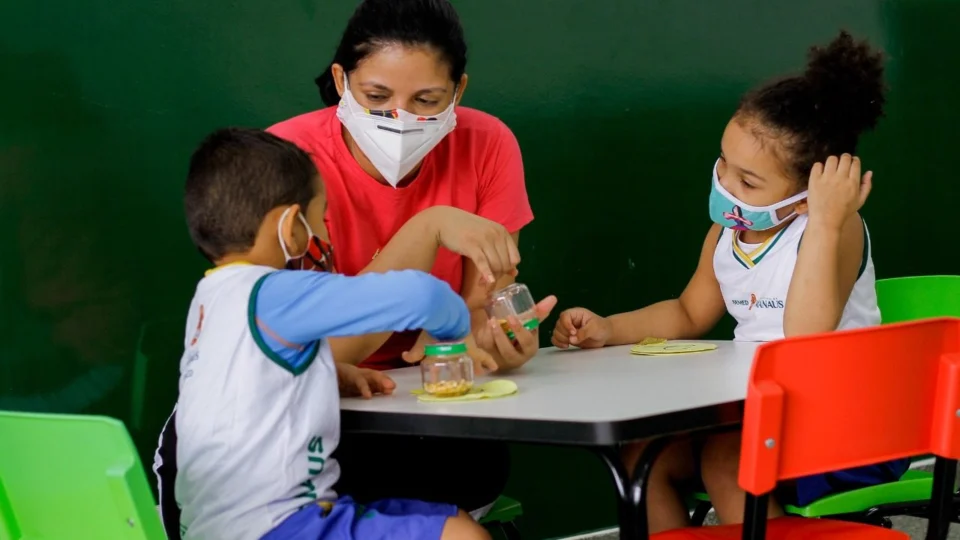 Semed faz nova convocação para programa Tempo de Aprender, em Manaus