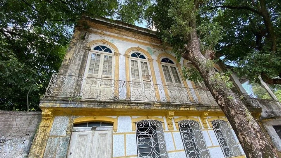 Iphan-AM recebe projetos de reabilitação de 2 casarões no Centro de Manaus