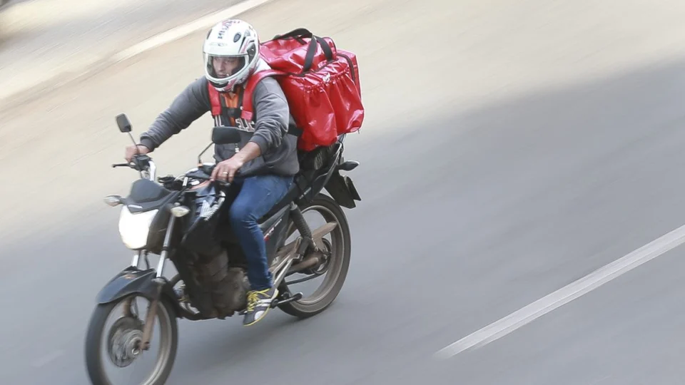 Plataforma de entrega de refeições inicia delivery de maconha no Canadá