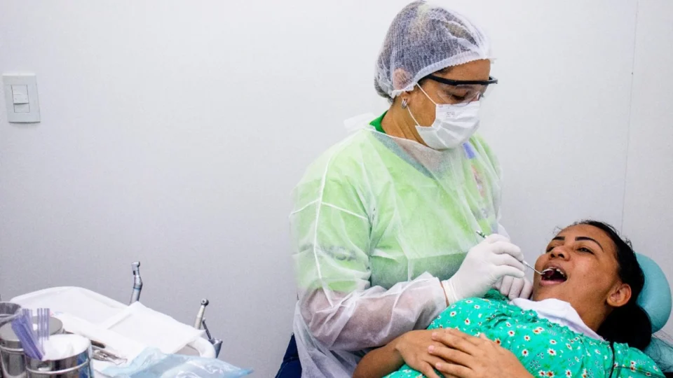 Dia Mundial da Saúde Bucal (20/03): frases para enviar neste dia