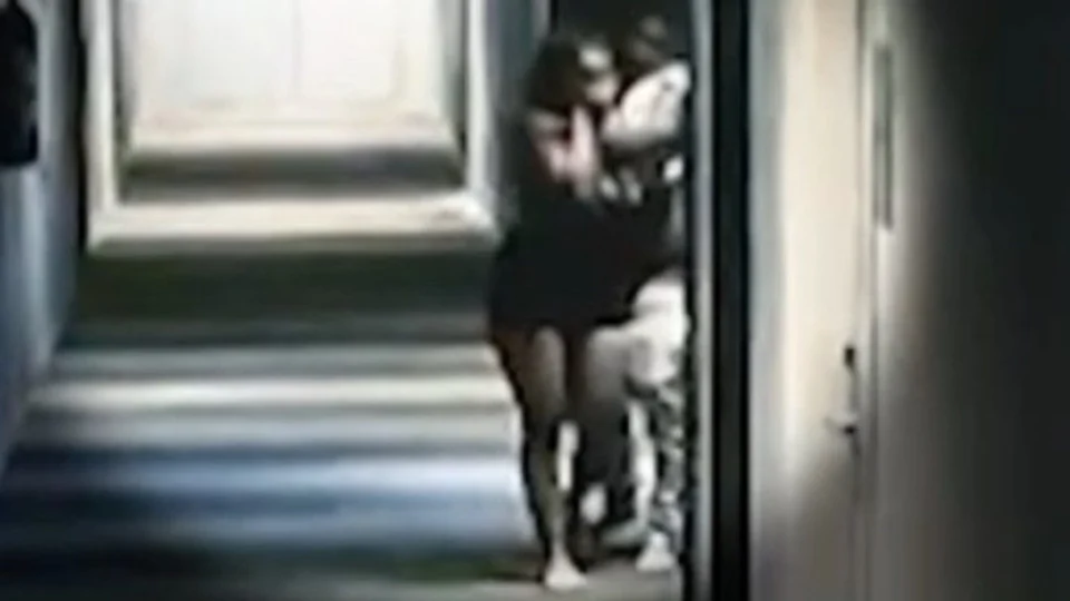 Vídeo mostra jogadores suspeitos de estupro contra amazonense entrando em quarto de hotel no RJ