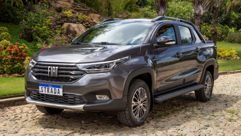 Fiat Strada mantém liderança e continua sendo carro mais vendido do ano no Brasil