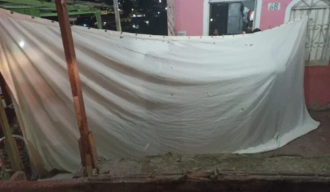 Homem é executado com vários tiros em frente de casa na Zona Norte de Manaus