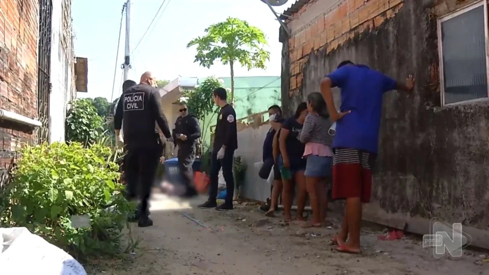 VÍDEO: homem é morto com mais de 10 tiros no Cidade de Deus, em Manaus