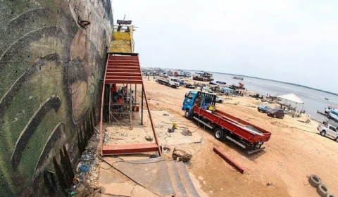 Escadaria da Manaus Moderna passa por revitalização