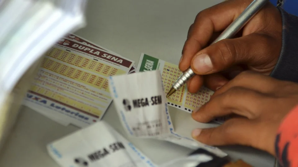 Mega-Sena acumula e deve pagar R$ 115 milhões na quarta, 26; confira dezenas