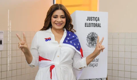 Nair Blair (AGIR) vota em escola pública na Zona Centro-Oeste de Manaus