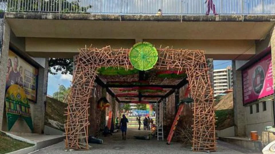 Turismo esportivo: portal do ‘Manaus Adventure’ é montado na Ponta Negra