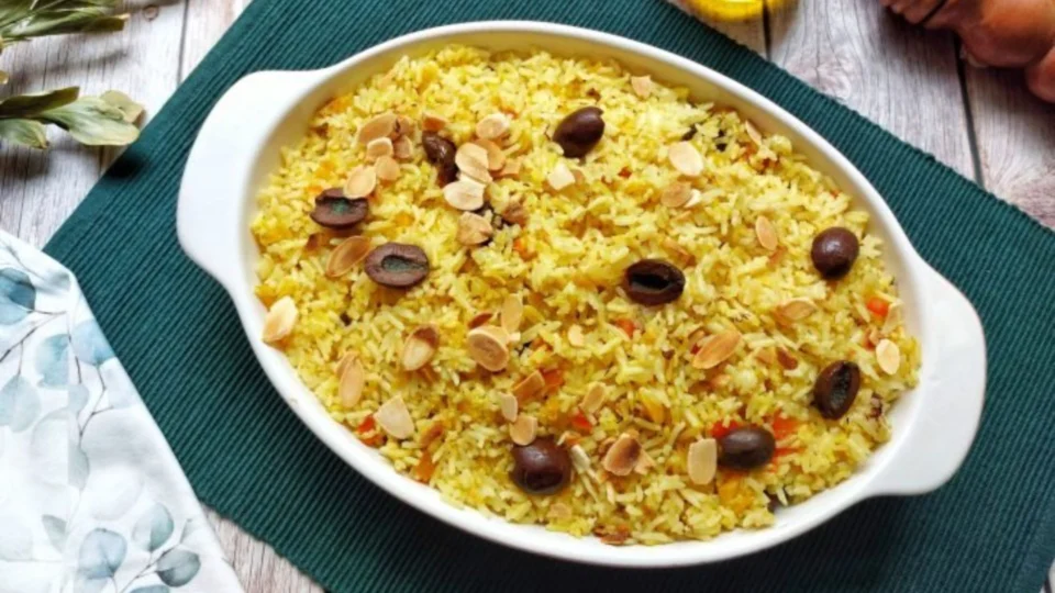 Receita Fácil: aprenda a fazer arroz com bacalhau; prato saboroso e prático