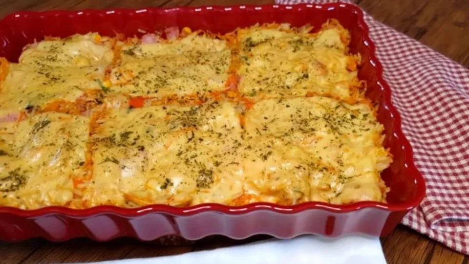 Receita Fácil: aprenda a fazer arroz de forno com frango simples e prático