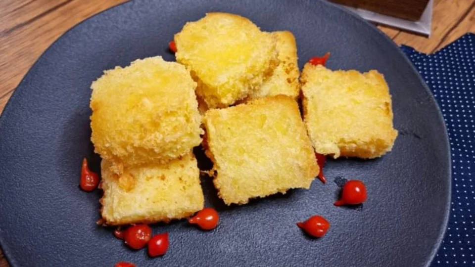 Receita Fácil: aprenda a fazer mandioca frita cremosa em cubos