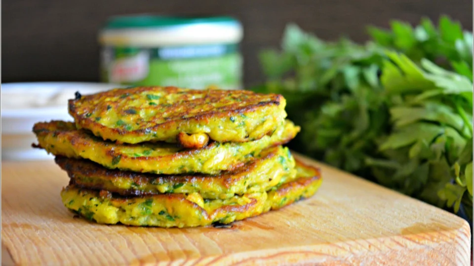 Receita Fácil: aprenda a fazer panquecas de legumes; opção prática e saborosa