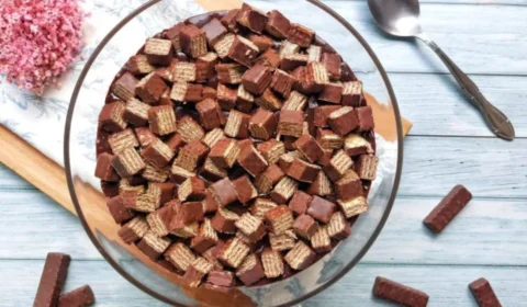Receita Fácil: aprenda a fazer pavê de chocolate Bis; todo mundo vai pedir bis