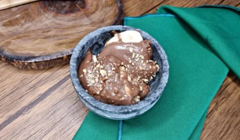 Receita Fácil: aprenda a fazer sobremesa gelada de biscoito fácil em 30 min
