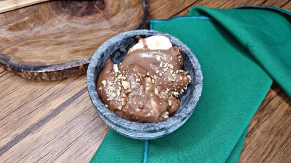 Receita Fácil: aprenda a fazer sobremesa gelada de biscoito fácil em 30 min