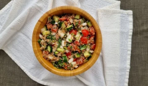 Receita Fácil: aprenda a fazer tabule, prato refrescante e muito delicioso