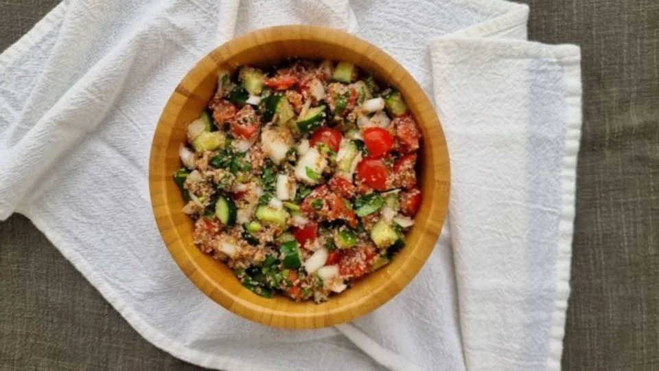 Receita Fácil: aprenda a fazer tabule, prato refrescante e muito delicioso