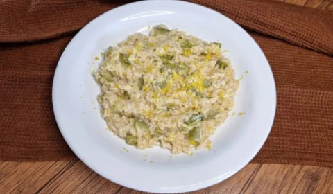 Receita Fácil: aprenda a fazer risoto integral de abobrinha em 40 minutos