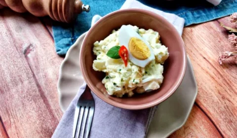 Receita Fácil: aprenda a fazer salada de batata; perfeita para acompanhar assados e churrasco